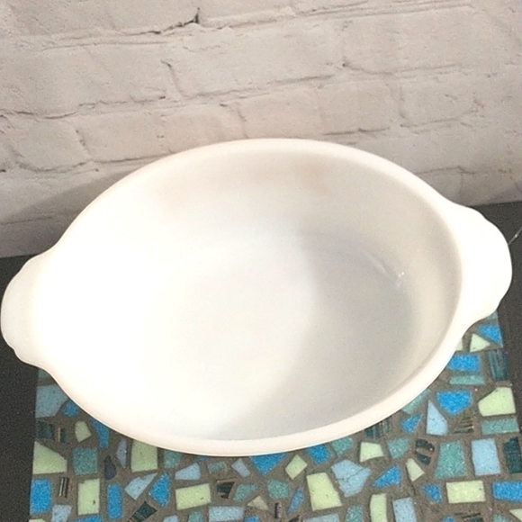 vtg Fire King Casserole dish Wheat pattern white - Picture 2 of 5